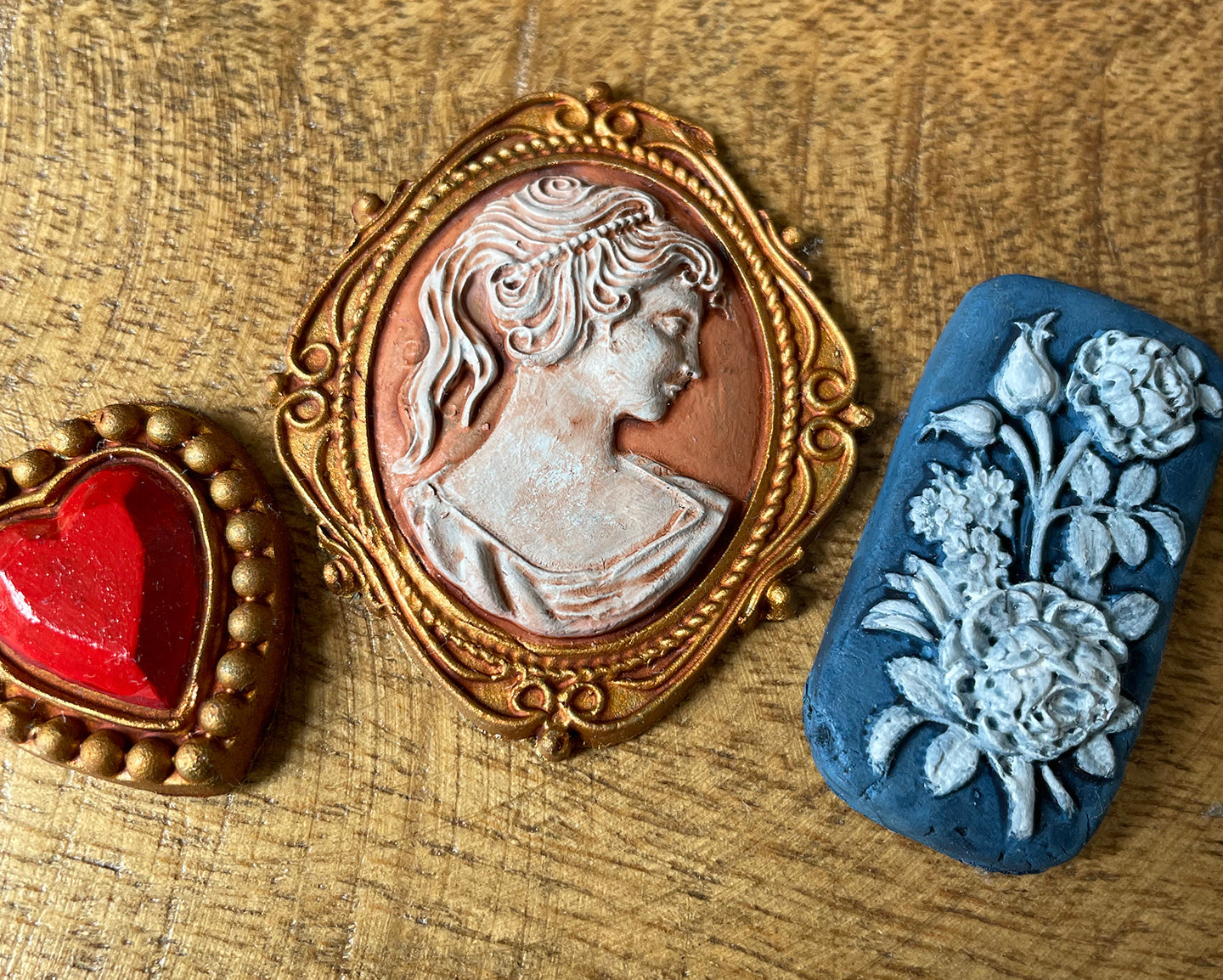 Cameo Mould IOD